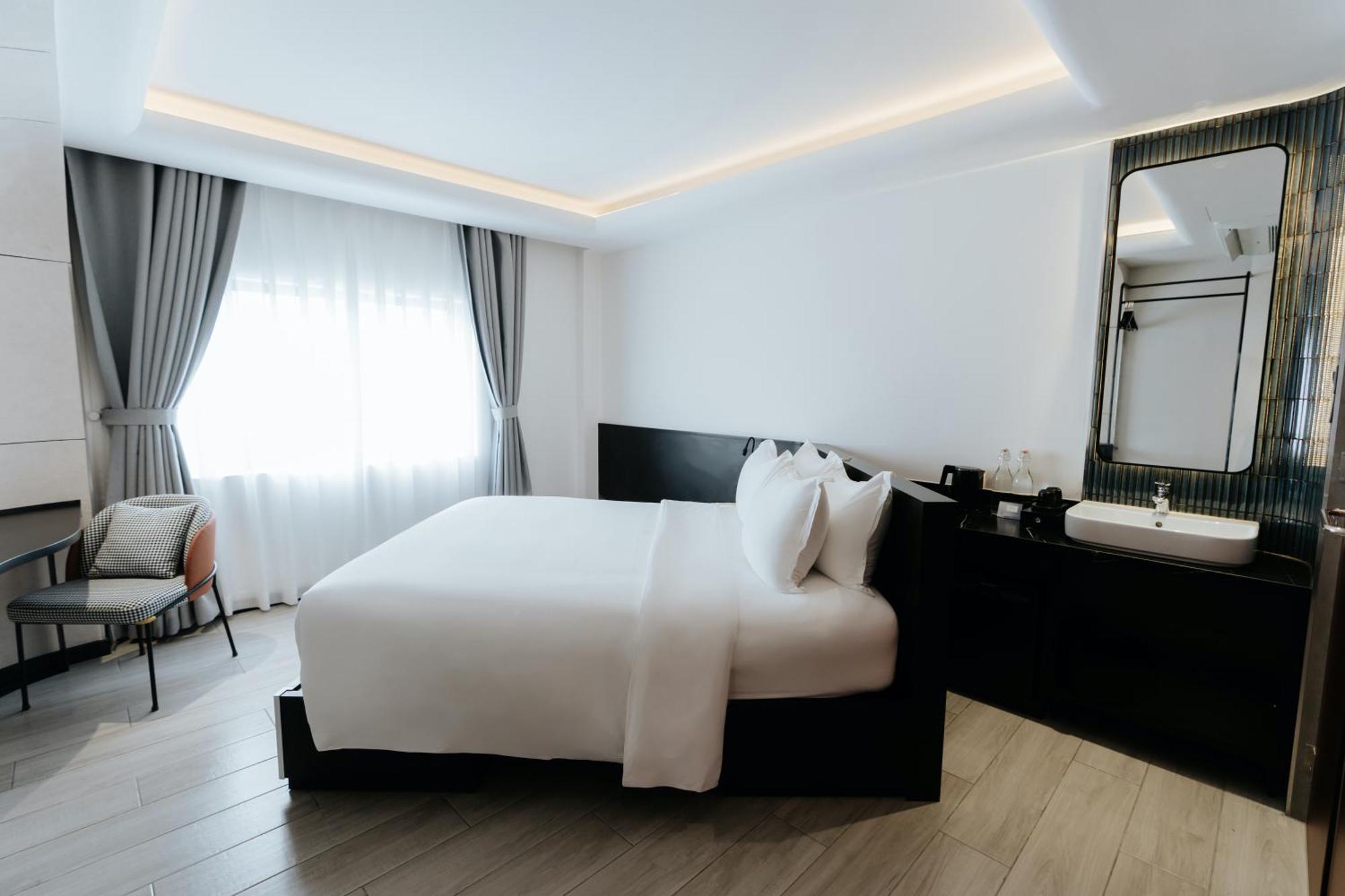 The Concept Hotel- City Center Хошимин Экстерьер фото